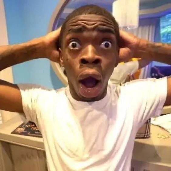 Chàng trai da đen ngạc nhiên hốt hoảng meme anh da đen