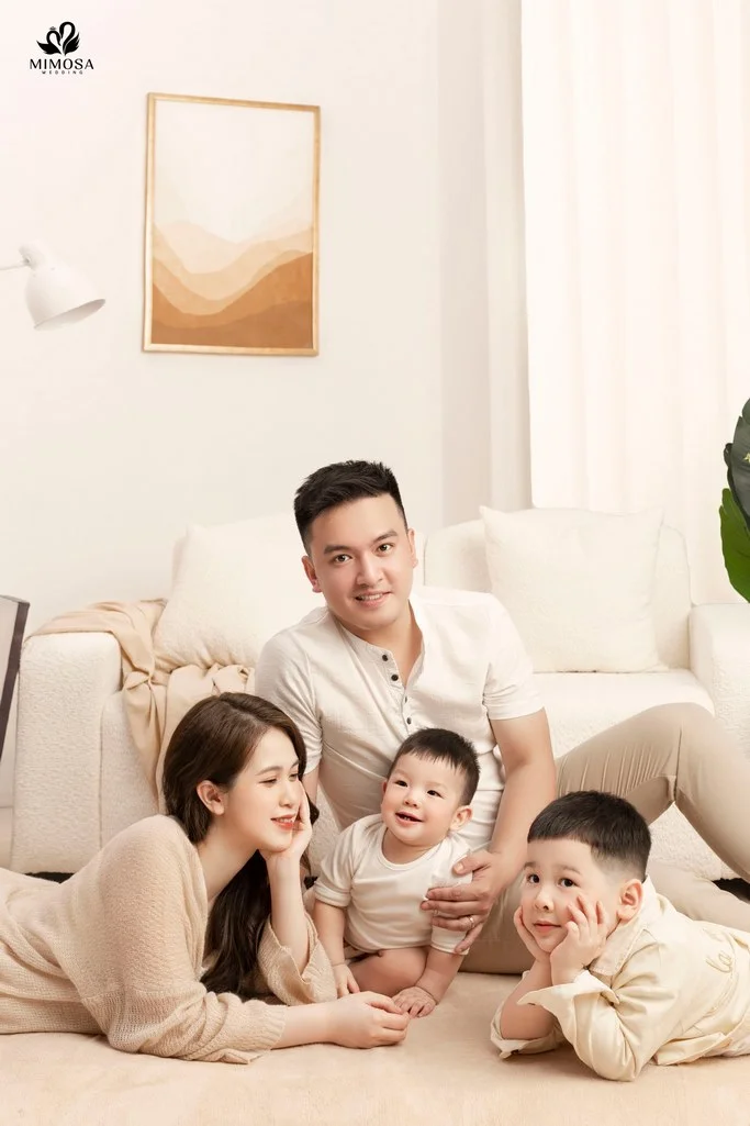 20+ Chụp Ảnh Gia Đình 4 Người Đẹp Tự Nhiên – Bí Quyết Tạo Bộ Ảnh Ấn Tượng