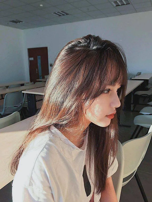 Nhan sắc xinh đẹp của thiếu nữ 19 tuổi nổi tiếng mạng từ một bức ảnh