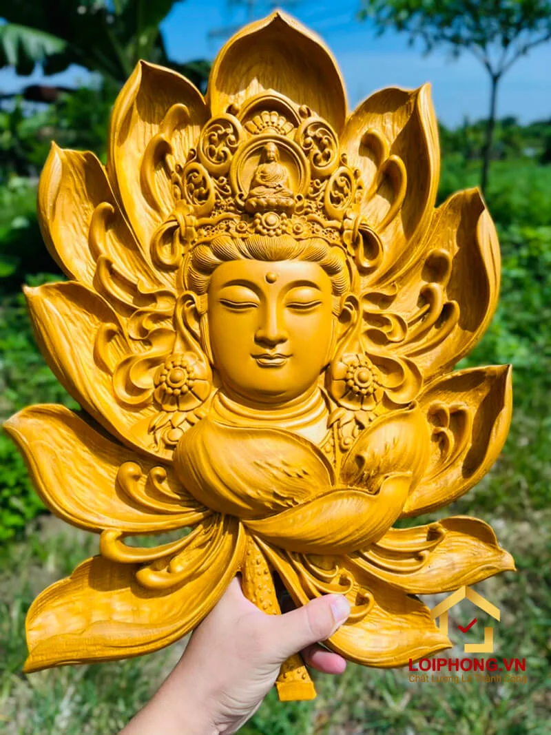 Diện Phật Quan Âm treo tường kích thước cao 47 cm x rộng 35.5 cm dày 4 cm gỗ gõ vàng tại Lôi Phong