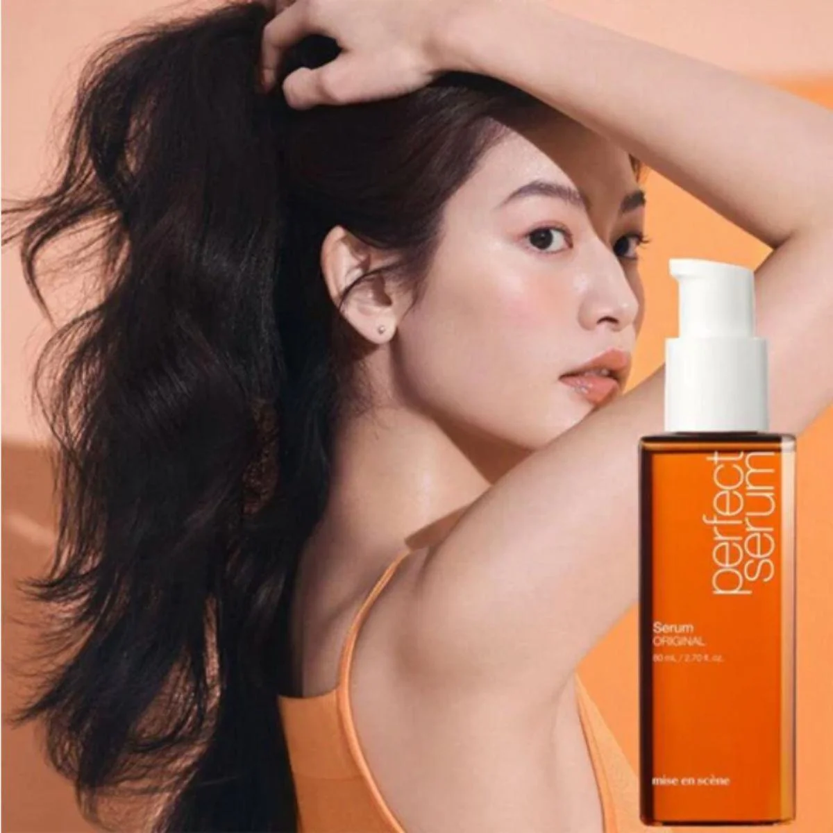 Ảnh bìa Facebook quảng cáo serum chăm sóc da với người phụ nữ trẻ trên nền cam hồng