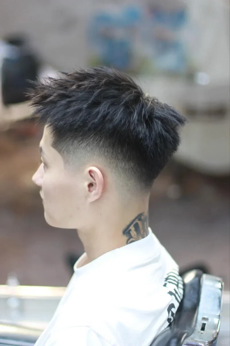 Mẫu cắt tóc nam đẹp với kỹ thuật fade sắc nét và hiện đại